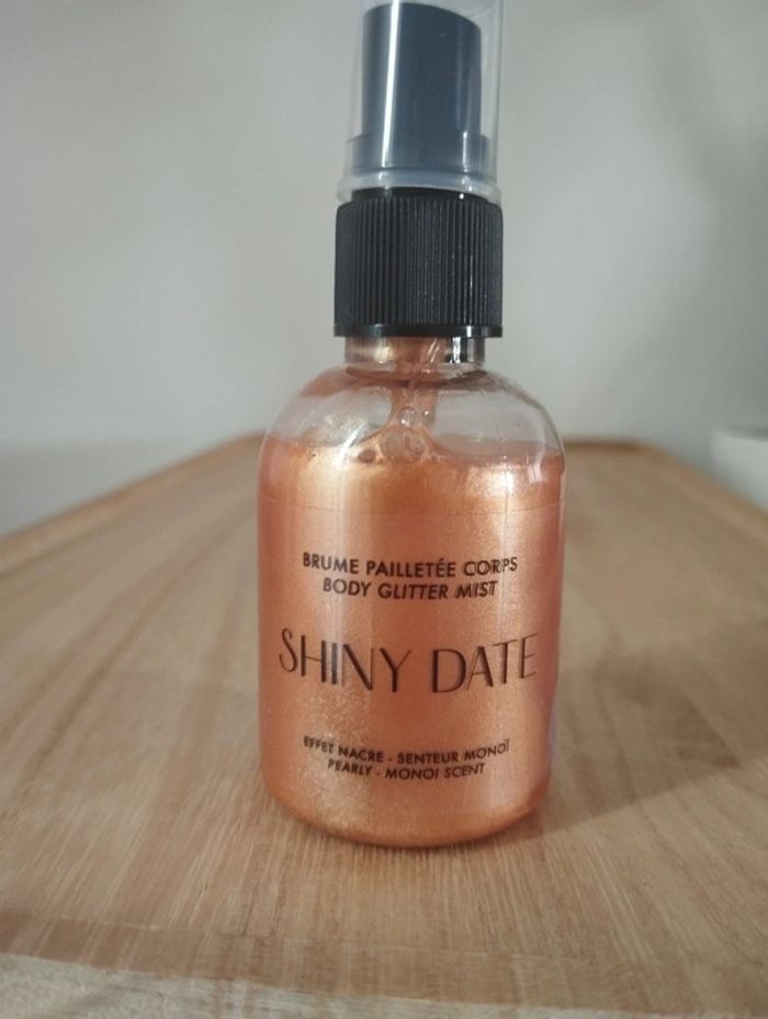 Brume paillettes corps parfum monoi