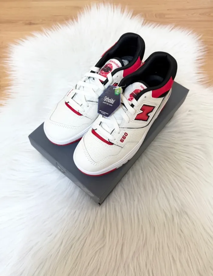 New Balance 550 – Taille 39,5 – blanc/rouge/noir – Neuf avec étiquette - photo numéro 2