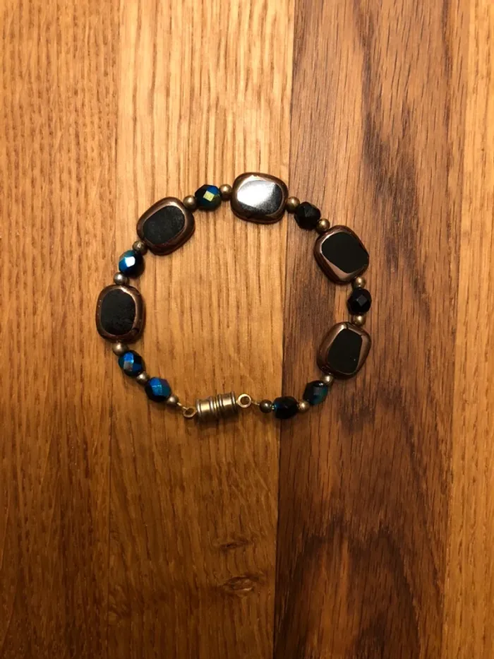 Bracelets en pierre bleues