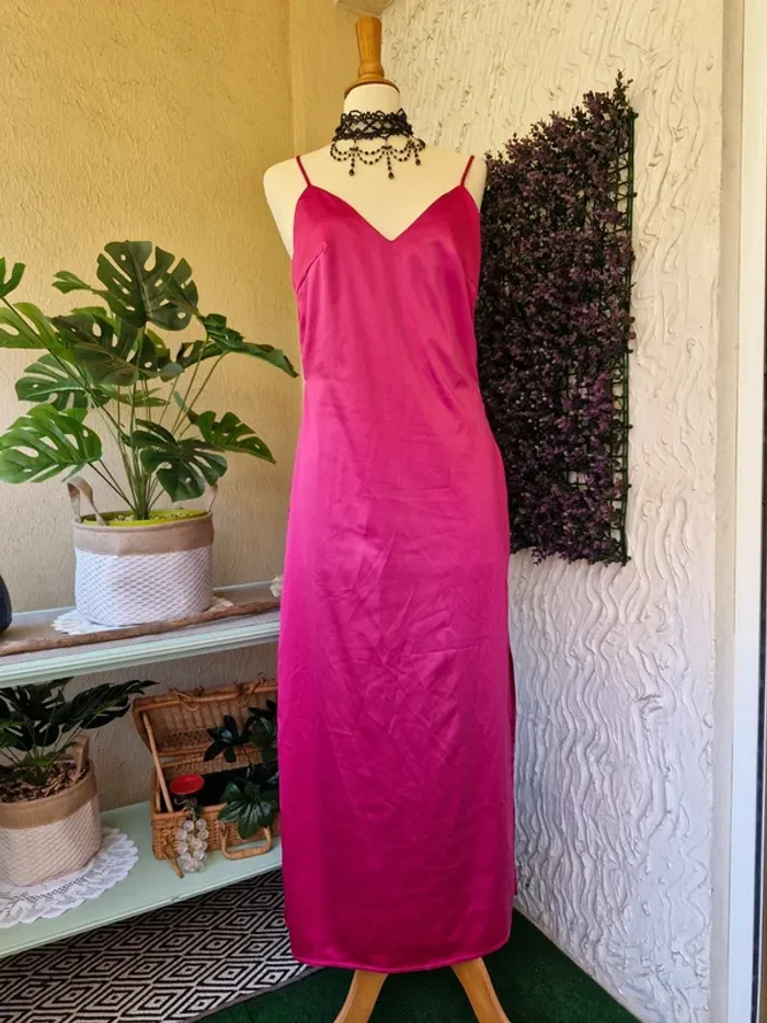 🌸 Robe longue effet satiné fuchsia 🎀 - photo numéro 4