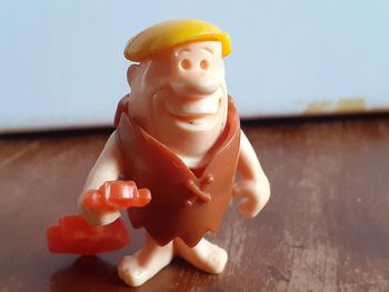 🍫 personnage pierrafeu barney Kinder