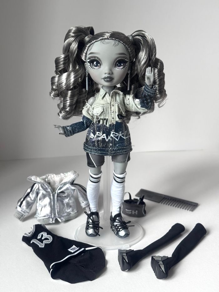 Nicole shadow High Rainbow High