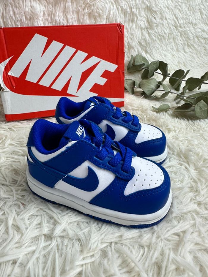 Paire de basket Nike Dunk low concord taille 19,5 - photo numéro 2
