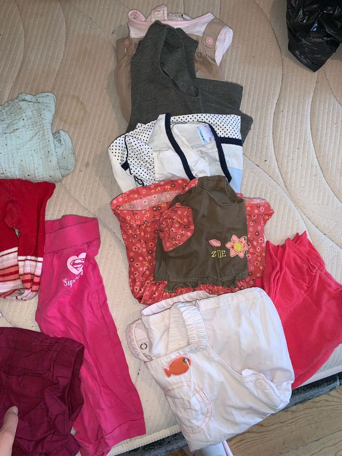 Lot 13 vêtements bébé fille 6 mois - photo numéro 3