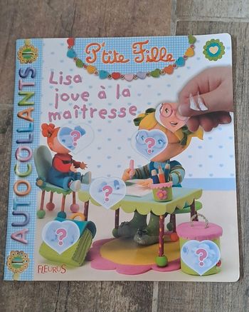 Livre ptite fille autocollant