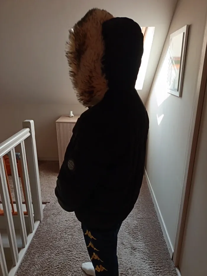 Blouson Redskins noir à capuche taille 16 ans - photo numéro 2
