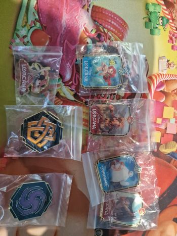 Lot pins lorcana