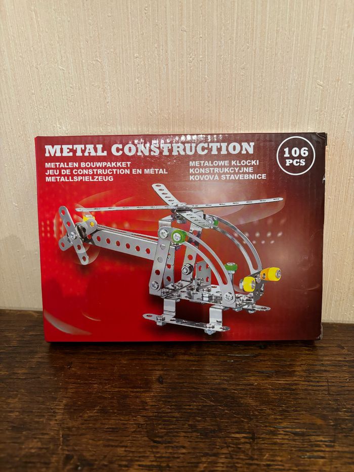 Jeu de construction neuf : « Hélicoptère en métal »