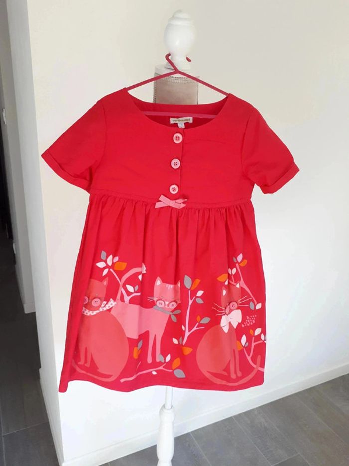 12 € Jolie robe Vertbaudet 8 ans