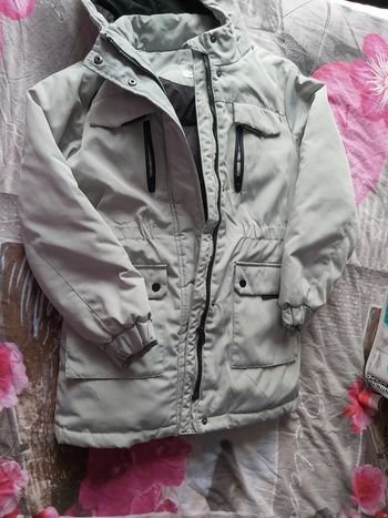 Manteau matelassé taille 10/11 ans 146 cm primark capuche fausse fourrure
