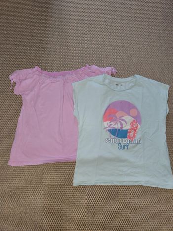 Lot de 2 t-shirts fille en 12 ans , très bon état