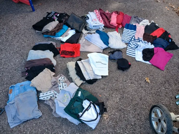 Gros lot de vêtements taille 34 36 - photo numéro 1