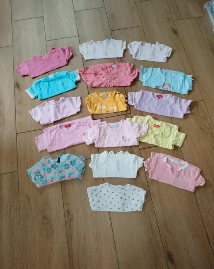 Lot 16 t-shirt manches courtes bébé fille 6 mois