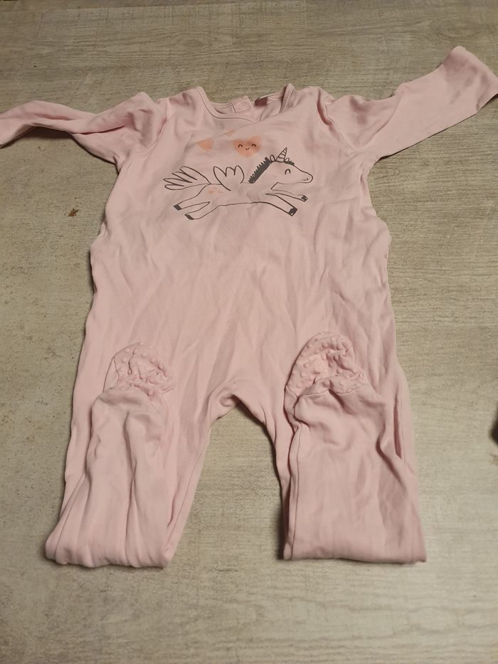 Lot pyjamas 23 mois - photo numéro 2