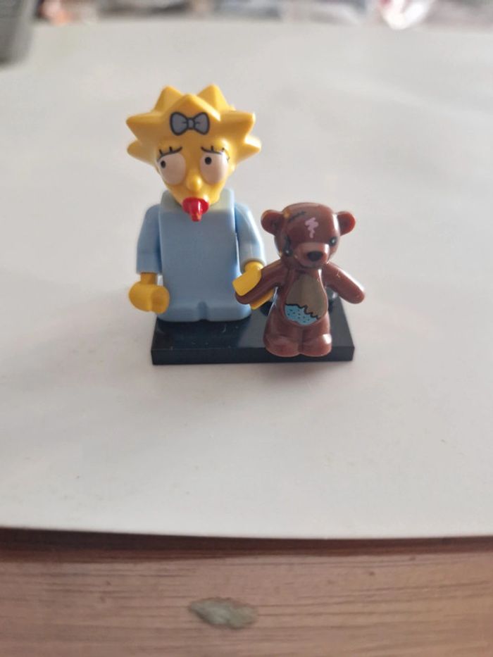 Figurine lego série s , Maggie Simpsons - photo numéro 2