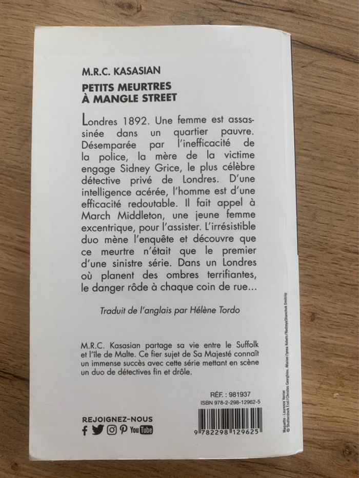 Livre Petits Meurtres à Mangles Street - photo numéro 3