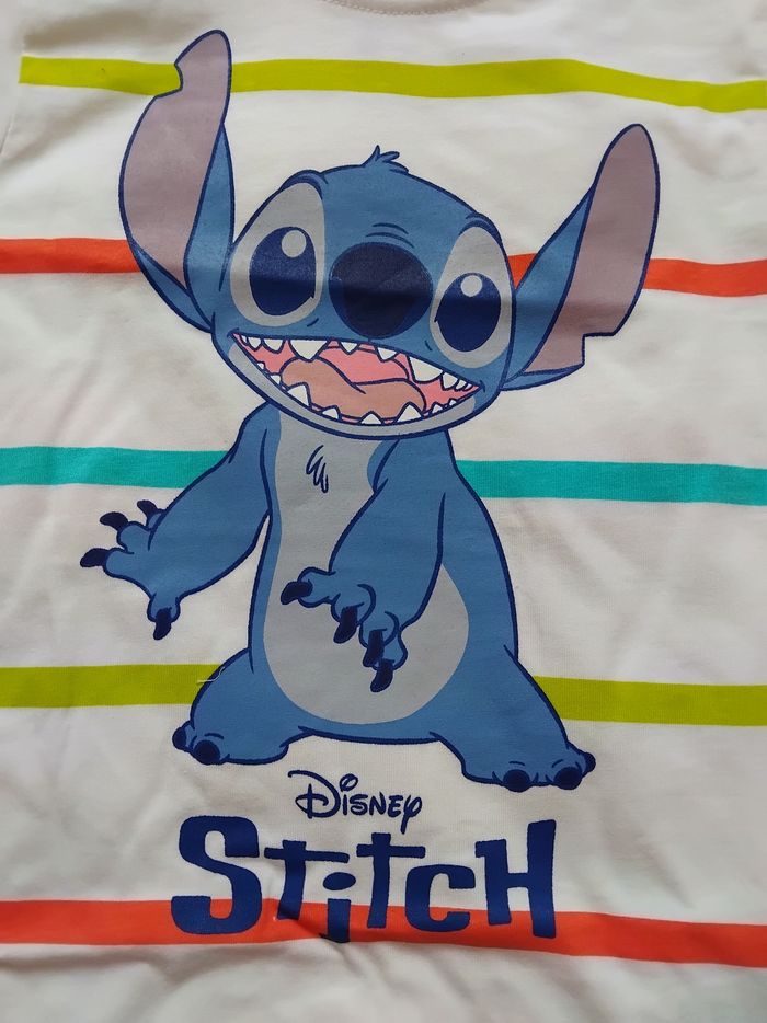 Tee-shirt enfant Stitch Disney neuf 4 ans - photo numéro 2