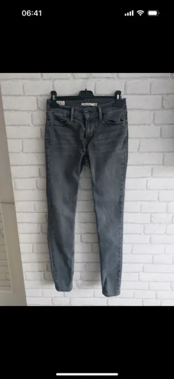 Jeans Levi's 710 super skinny taille W26 L32