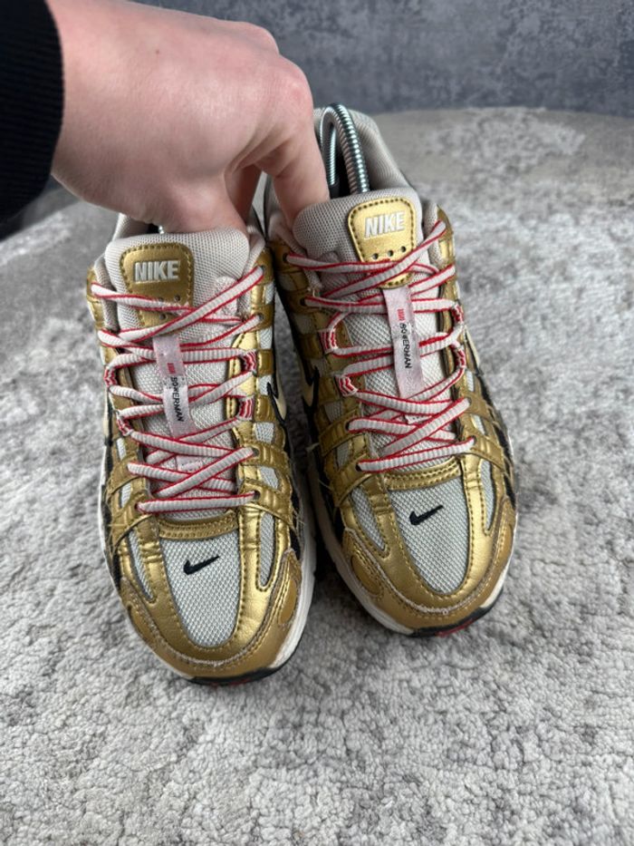 Nike P-6000 Running Metallic Gold - Gold & Silver & Red - photo numéro 17