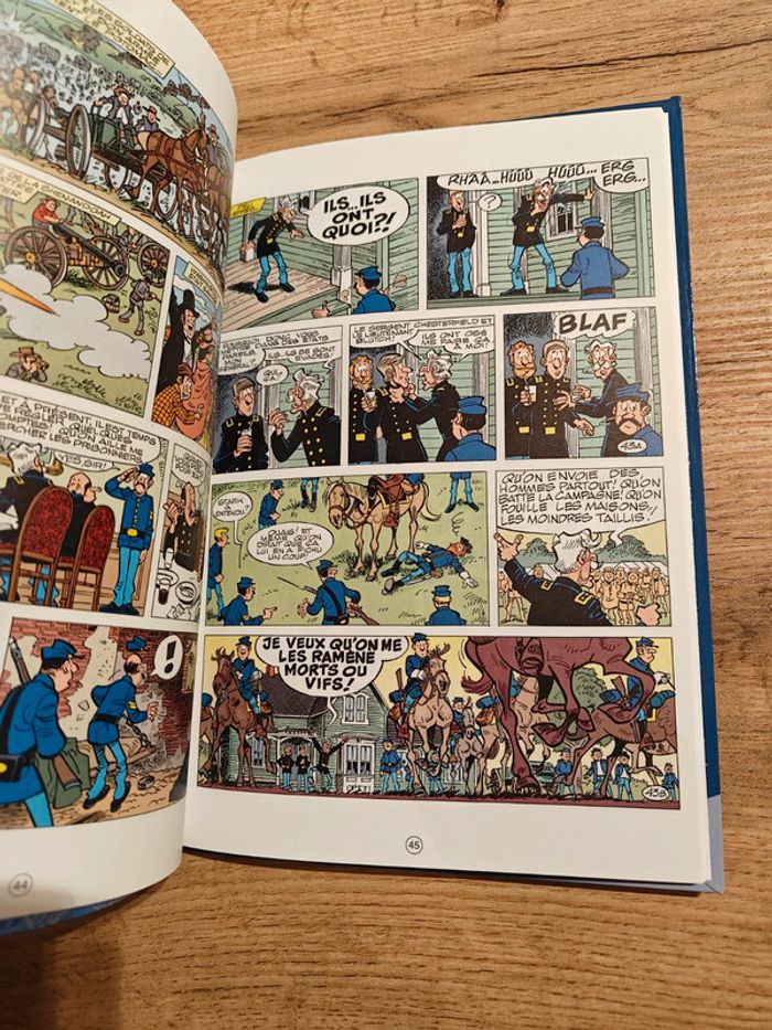 BD 2 en 1: les tuniques bleues - photo numéro 4