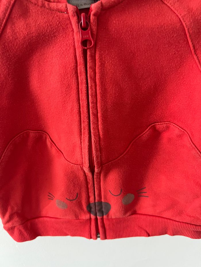 Gilet à capuche rouge - photo numéro 3