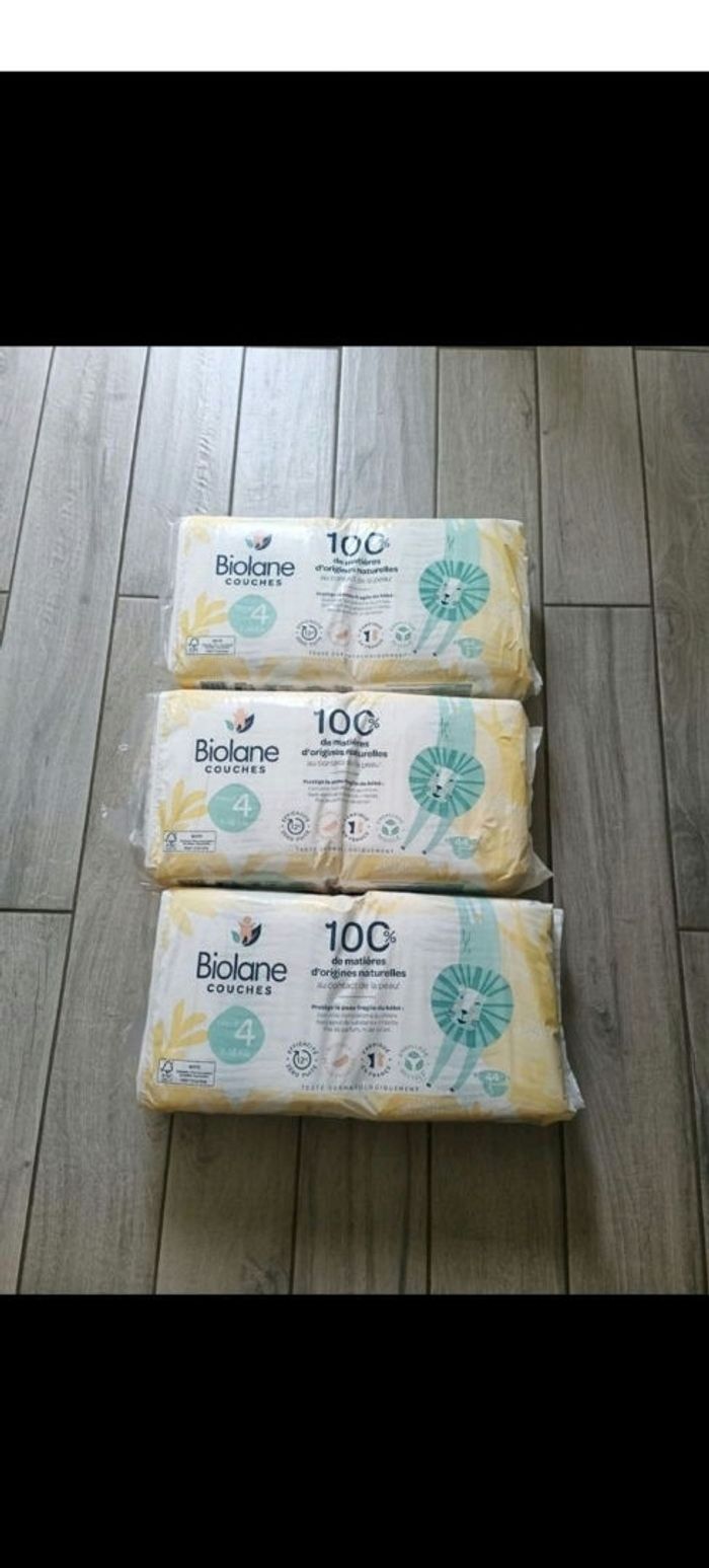 132 couches biolane taille 4