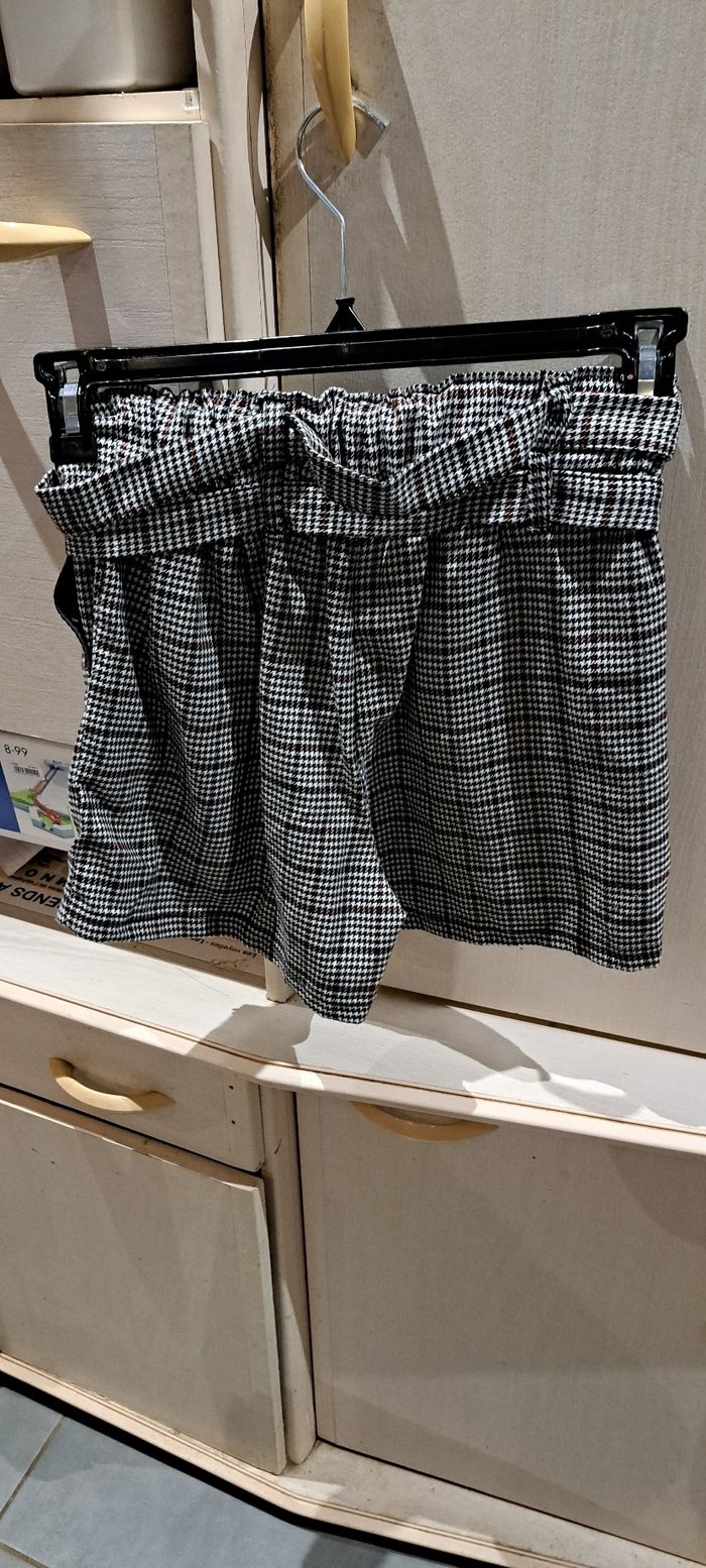 Short femme taille xs - photo numéro 3