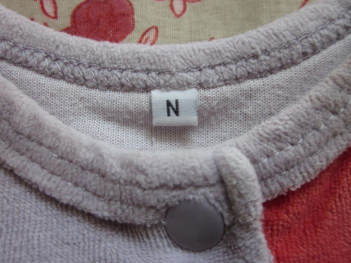 Pyjama velours gris et rouge taille naissance - photo numéro 3