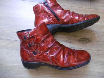 rieker bottines cuir vernis rouge T 39