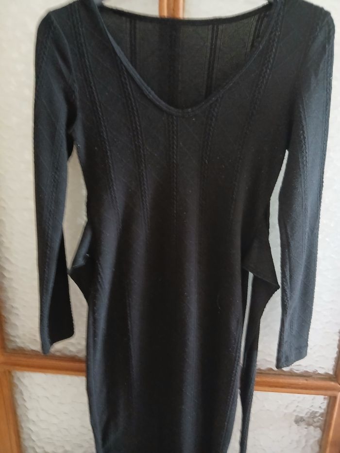 Robe noire - photo numéro 2