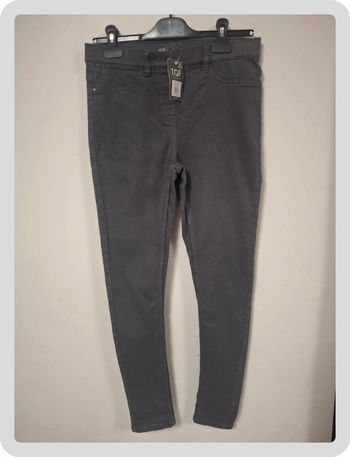 Jean gris neuf taille 40