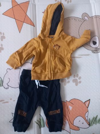 Joli ensemble sweat zip à capuche+pantalon