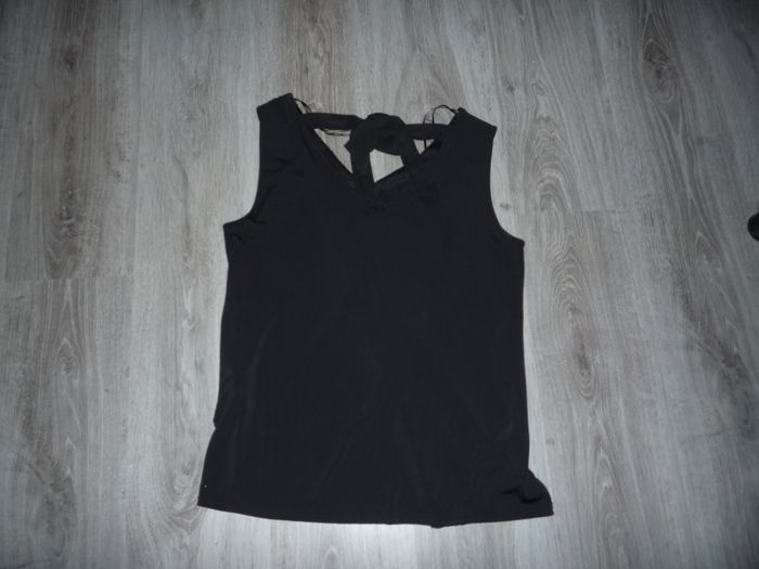 DÉBARDEUR NOIR ET PAILLETTES - TAILLE 3 - n°02 - photo numéro 4