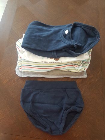 Lots bodies manches courtes 12m