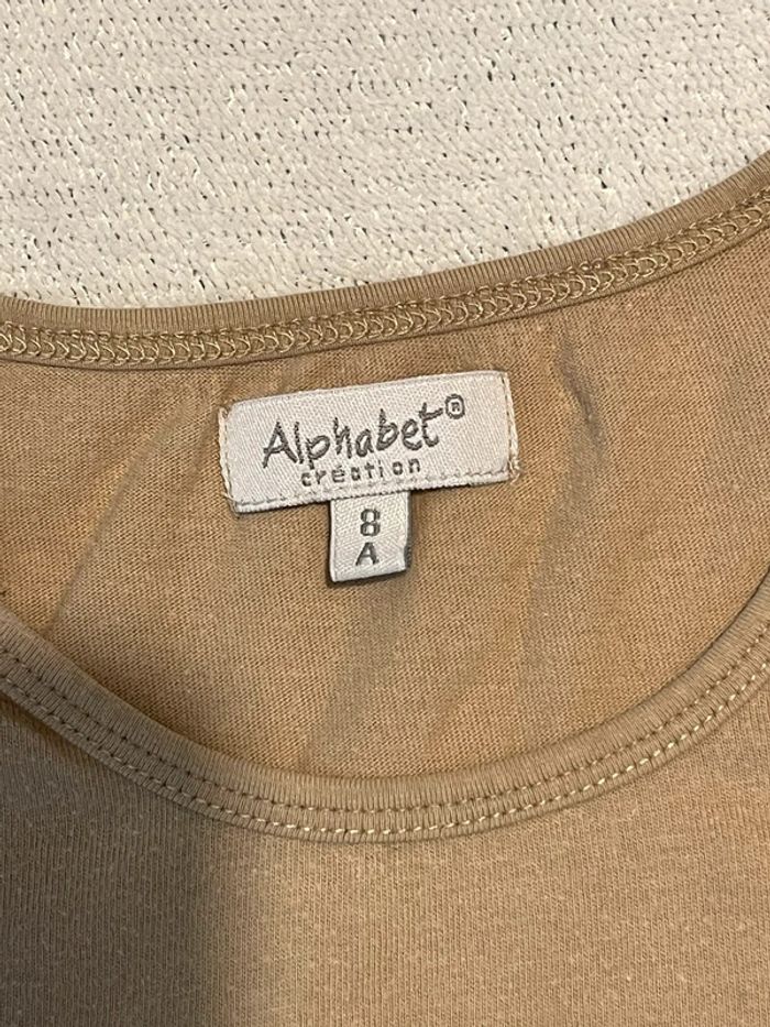 T-shirt beige avec fleurs - Alphabet création - 8 ans - photo numéro 3
