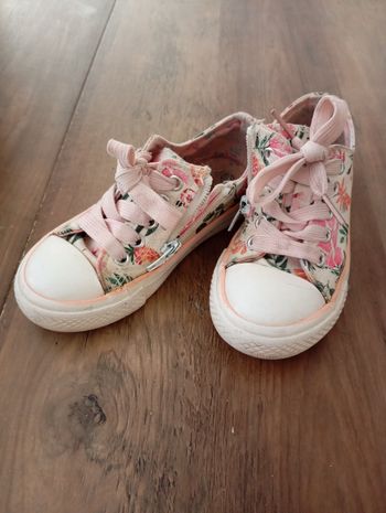 Baskets basses taille 27