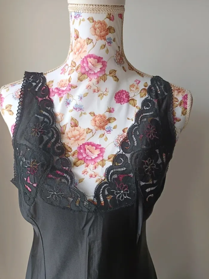 Fond de robe vintage - photo numéro 3