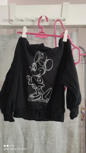 Sweat shirt noir Minnie Zara Disney