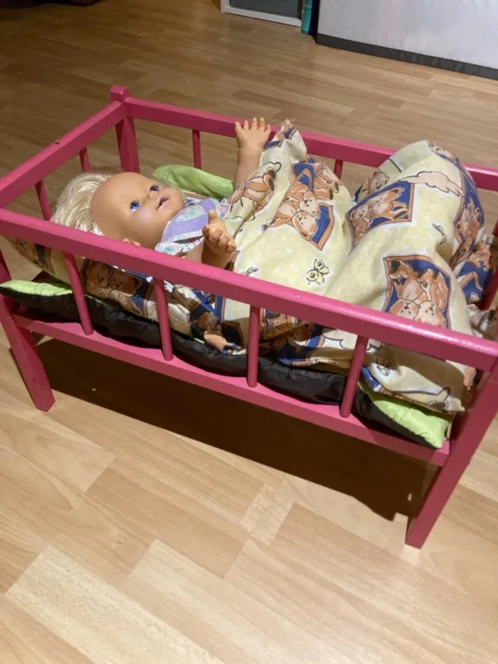 Bebe dans son lit - photo numéro 4