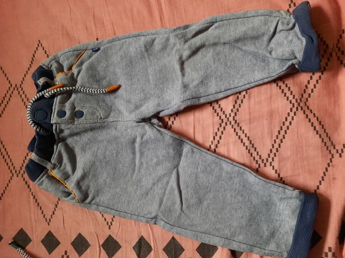 Lot pantalons 18mois - photo numéro 2