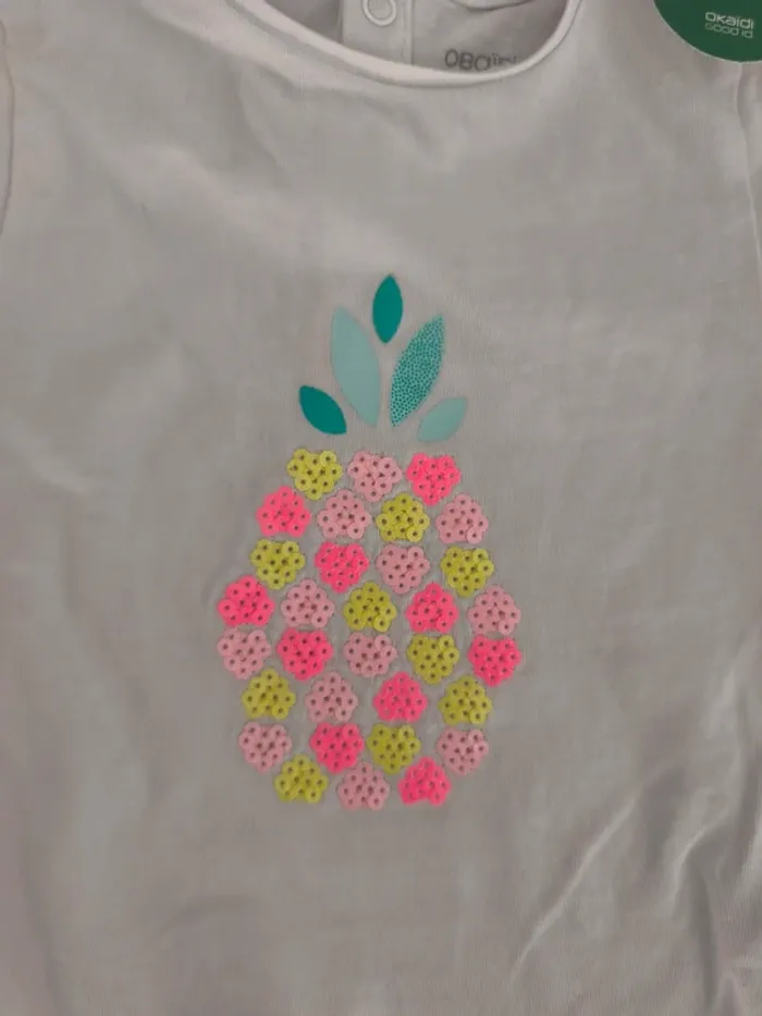 T-shirt blanc avec sequins cousus en motif ananas - photo numéro 2