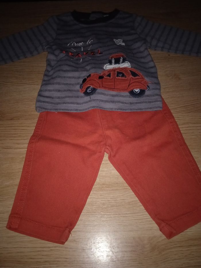 Ensemble t-shirt manches longues et un pantalon bébé 3mois