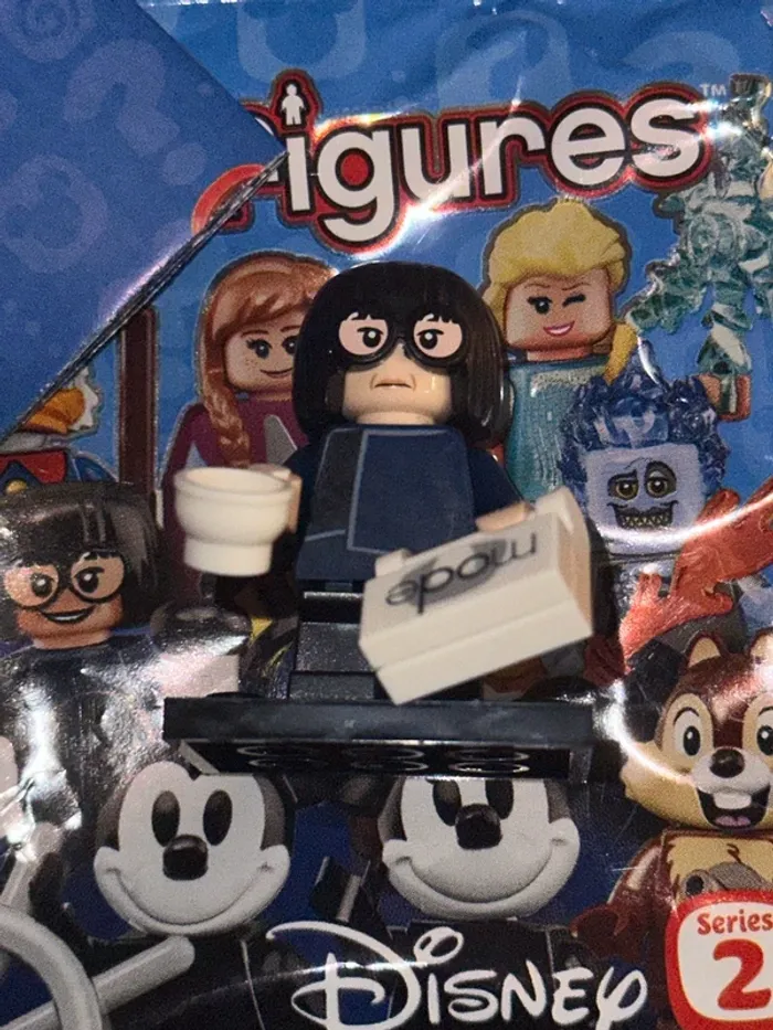 Figurine Lego Edna Mode, série 71024, Edna Mode, Disney, Series 2 - photo numéro 4