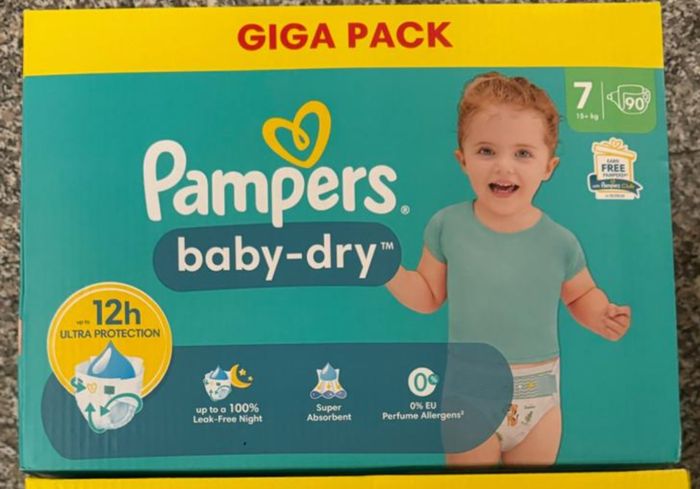 1 carton de couches Pampers taille 7