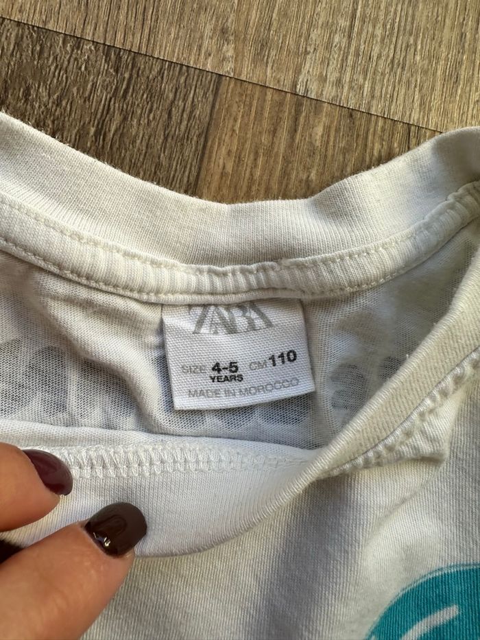- Tee shirt Zara  - 5 ans - Très bon état - photo numéro 2