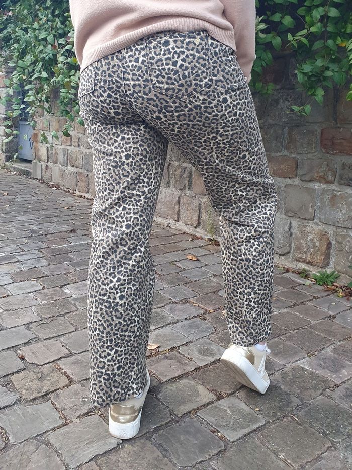 Jean large motif Léopard petit cœur doré Taille 42 - photo numéro 3