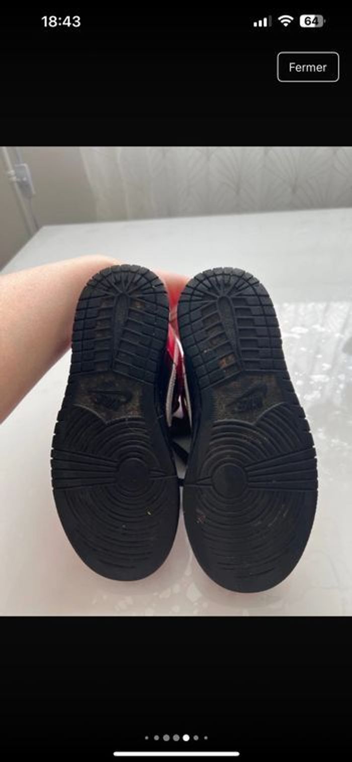 Baskets Nike pour enfants taille 30 en très bon état - photo numéro 6