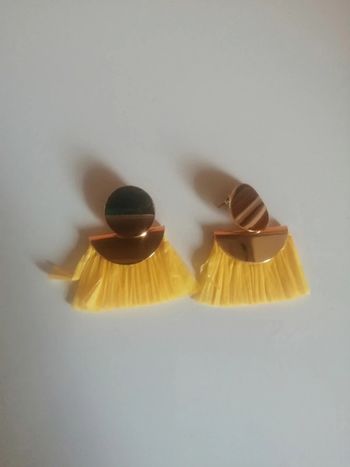 🌸Demi créoles dorées avec raphia "Ikita" 🌸