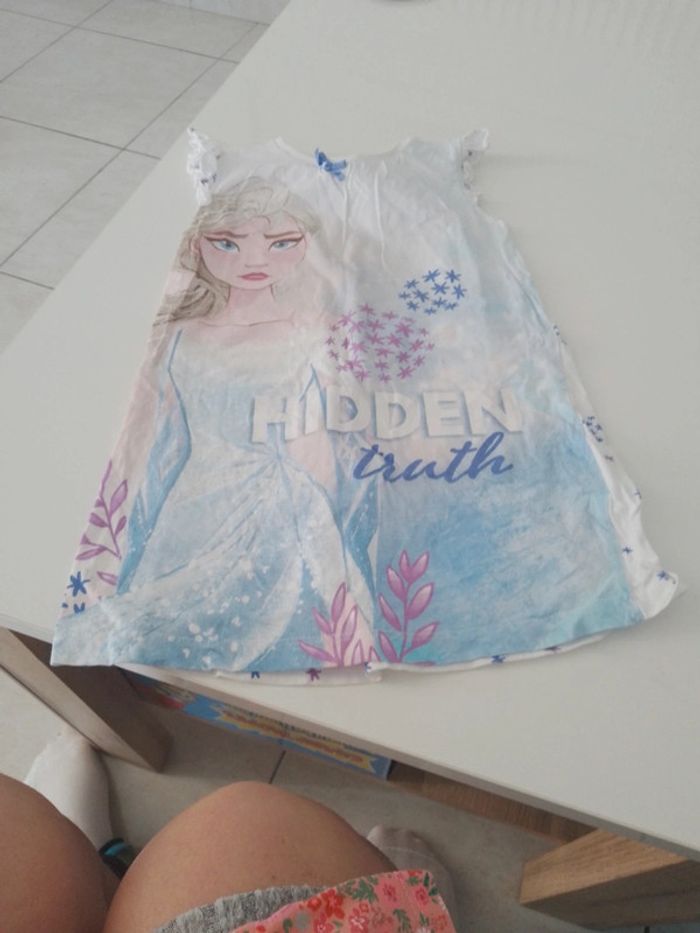 Chemise de nuit taille 5 ans la reine des neiges