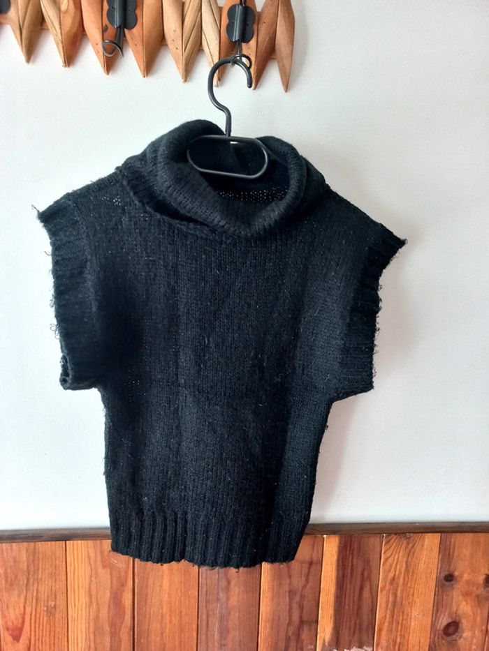 Pull sans manches col roulé noir
